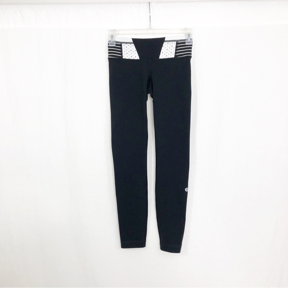 Lululemon Crop Yoga Athletic Workout Leggings, Size 2, Black White